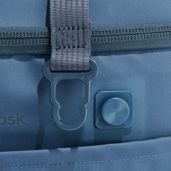 carryouttm-soft-cooler-10-l-e4 250815_hydro_cooler_details_14856_1_5.jpg