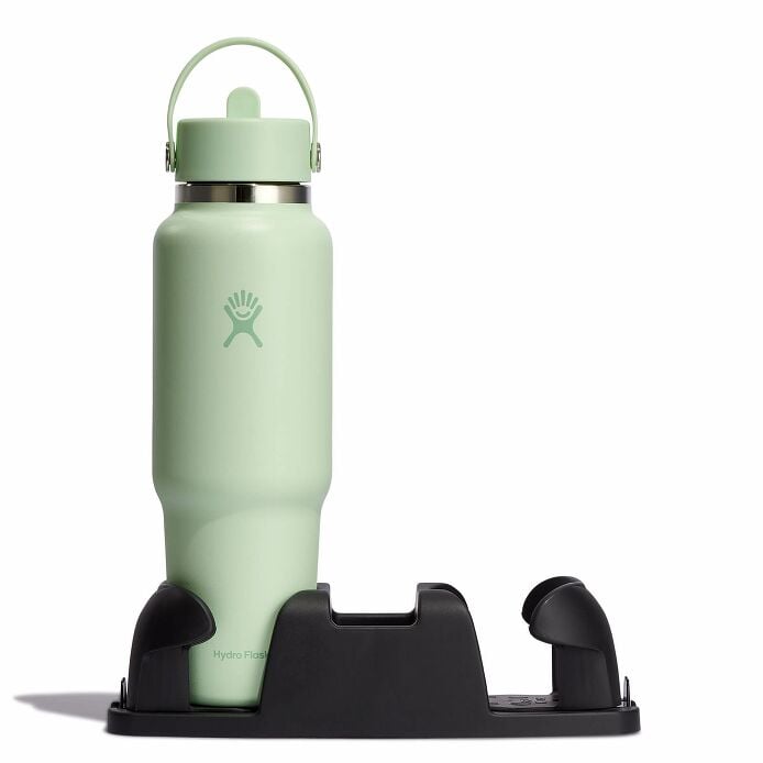 40-oz-travel-bottle-with-flex-straw-cap-c4 aloe-travel-bottle-in-cuplholder_3_3_1.jpg