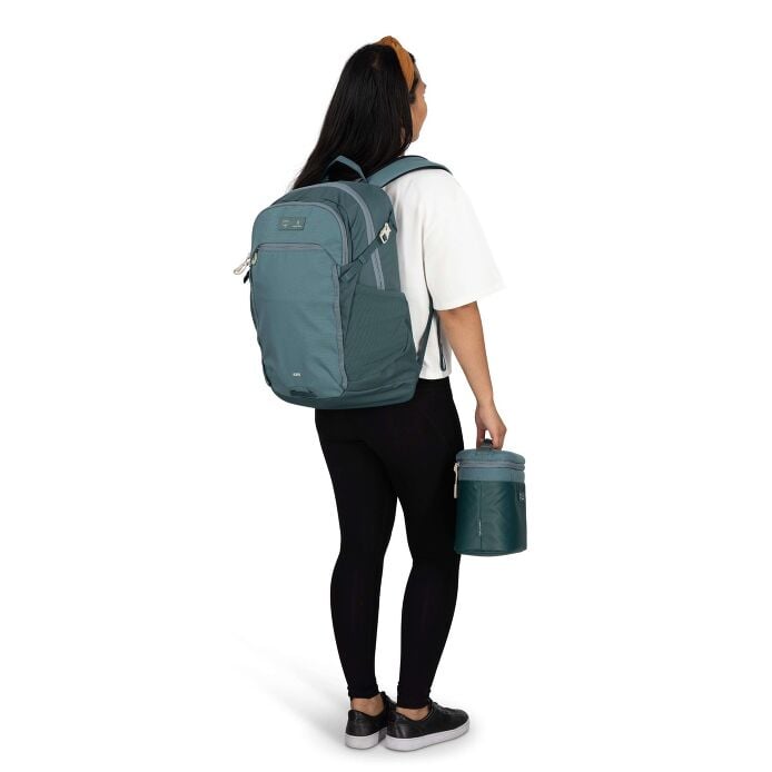 osprey-axis-x-hydro-flask-campus-essentials-bundle-s4 axisxhydroflask_s26_onbody2_cascadeblue_10007249_2.jpg