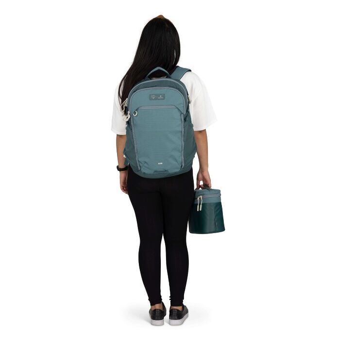 osprey-axis-x-hydro-flask-campus-essentials-bundle-s4 axisxhydroflask_s26_onbody3_cascadeblue_10007249_2.jpg